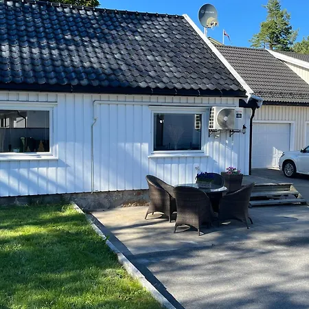 Sjarmerende Hus I Apartamento Vennesla